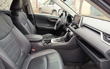 Toyota RAV4, 2021 год, 2 580 000 рублей, 14 фотография