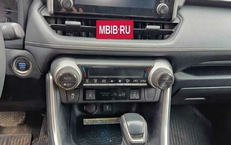 Toyota RAV4, 2021 год, 2 580 000 рублей, 9 фотография