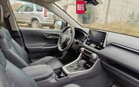 Toyota RAV4, 2021 год, 2 580 000 рублей, 15 фотография