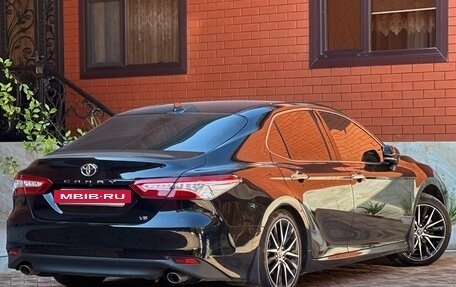 Toyota Camry, 2020 год, 3 200 000 рублей, 2 фотография