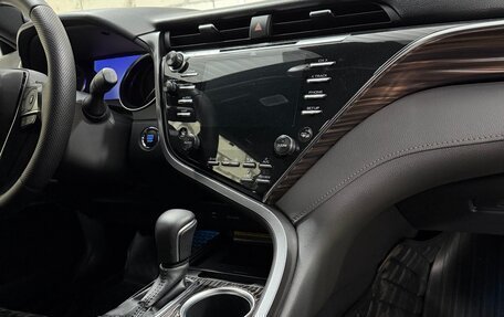 Toyota Camry, 2020 год, 3 200 000 рублей, 10 фотография