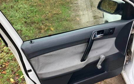 Volkswagen Polo IV рестайлинг, 2004 год, 310 000 рублей, 8 фотография