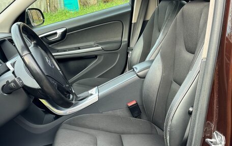 Volvo V60 Cross Country II, 2016 год, 2 150 000 рублей, 2 фотография