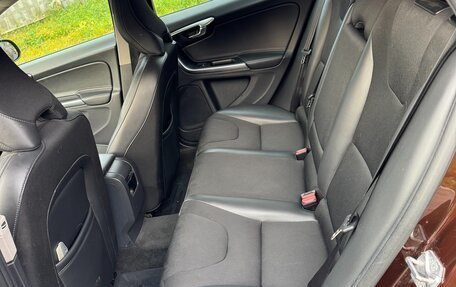 Volvo V60 Cross Country II, 2016 год, 2 150 000 рублей, 5 фотография