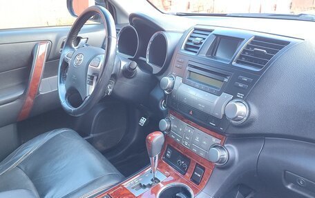 Toyota Highlander III, 2010 год, 1 700 000 рублей, 3 фотография