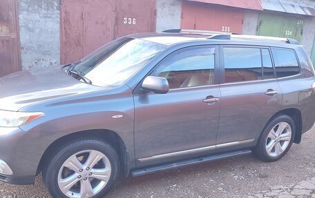 Toyota Highlander III, 2010 год, 1 700 000 рублей, 9 фотография
