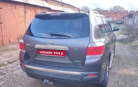 Toyota Highlander III, 2010 год, 1 700 000 рублей, 7 фотография