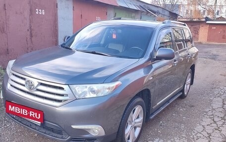 Toyota Highlander III, 2010 год, 1 700 000 рублей, 12 фотография
