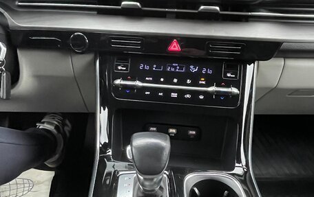 KIA Carnival, 2021 год, 3 950 000 рублей, 23 фотография