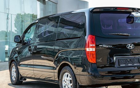 Hyundai Grand Starex Grand Starex I рестайлинг 2, 2014 год, 1 785 000 рублей, 8 фотография