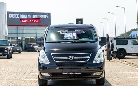 Hyundai Grand Starex Grand Starex I рестайлинг 2, 2014 год, 1 785 000 рублей, 2 фотография