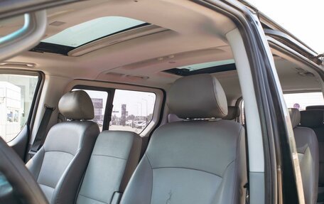 Hyundai Grand Starex Grand Starex I рестайлинг 2, 2014 год, 1 785 000 рублей, 17 фотография