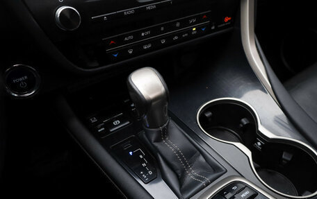 Lexus RX IV рестайлинг, 2016 год, 3 650 000 рублей, 17 фотография