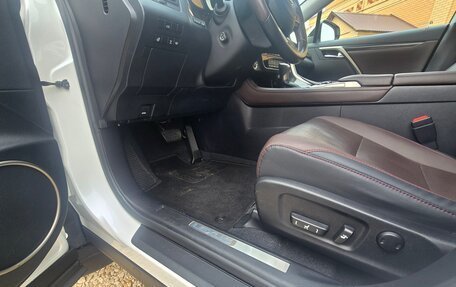 Lexus RX IV рестайлинг, 2019 год, 4 455 000 рублей, 15 фотография