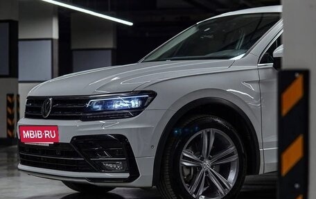 Volkswagen Tiguan II, 2018 год, 3 300 000 рублей, 3 фотография
