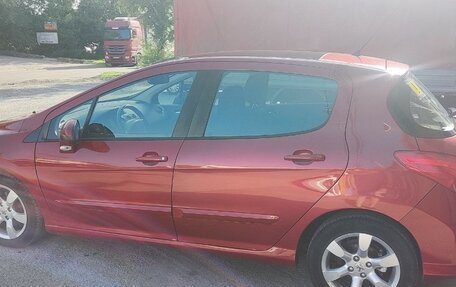 Peugeot 308 II, 2011 год, 699 000 рублей, 2 фотография