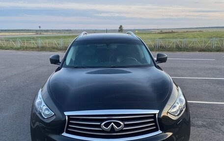 Infiniti FX II, 2013 год, 2 020 000 рублей, 1 фотография