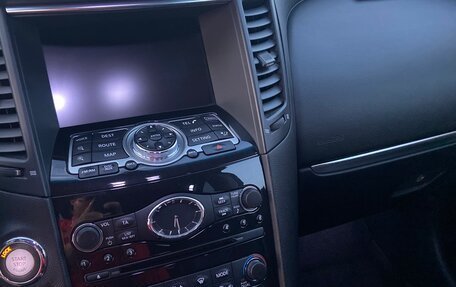 Infiniti FX II, 2013 год, 2 020 000 рублей, 16 фотография