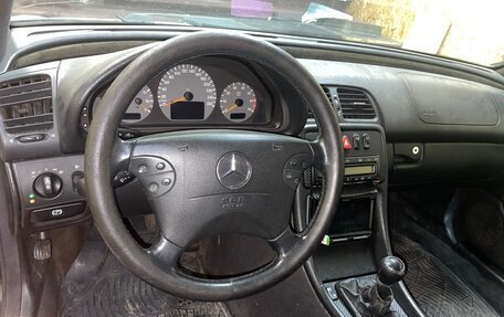 Mercedes-Benz CLK-Класс, 2000 год, 420 000 рублей, 31 фотография