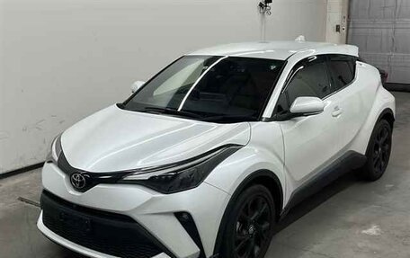 Toyota C-HR I рестайлинг, 2022 год, 1 800 000 рублей, 1 фотография