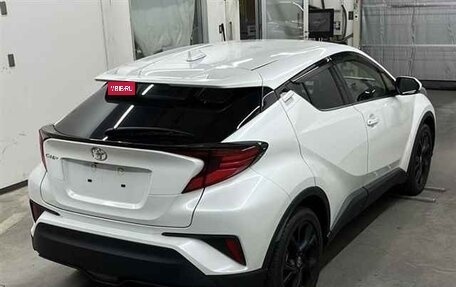 Toyota C-HR I рестайлинг, 2022 год, 1 800 000 рублей, 3 фотография