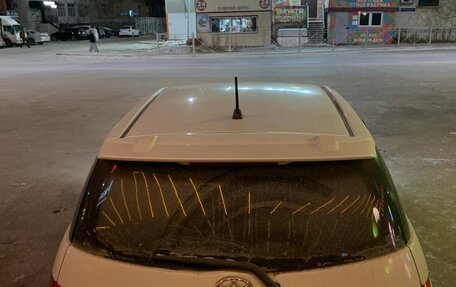 Toyota Ist II, 2004 год, 400 000 рублей, 2 фотография