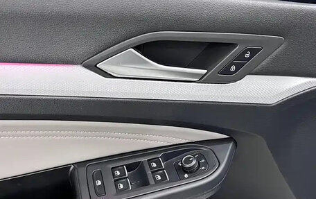 Volkswagen Golf VIII, 2022 год, 1 690 555 рублей, 14 фотография