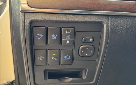 Toyota Land Cruiser 200, 2018 год, 7 200 000 рублей, 26 фотография