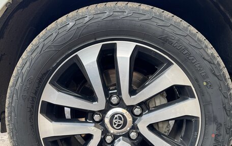 Toyota Land Cruiser 200, 2018 год, 7 200 000 рублей, 37 фотография