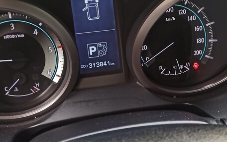 Toyota Land Cruiser Prado 150 рестайлинг 2, 2010 год, 2 350 000 рублей, 7 фотография