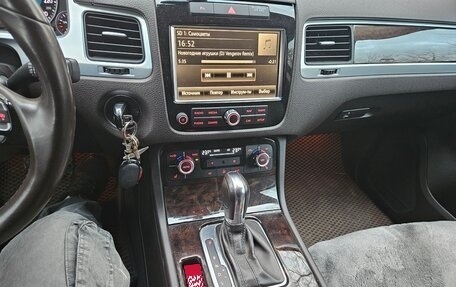 Volkswagen Touareg III, 2011 год, 2 500 000 рублей, 6 фотография