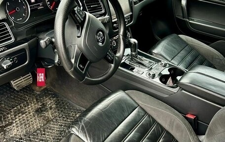 Volkswagen Touareg III, 2011 год, 1 850 000 рублей, 14 фотография