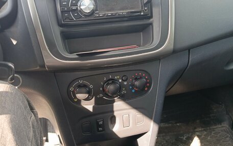 Renault Sandero II рестайлинг, 2016 год, 550 000 рублей, 13 фотография