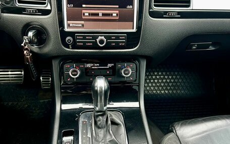 Volkswagen Touareg III, 2011 год, 1 850 000 рублей, 15 фотография