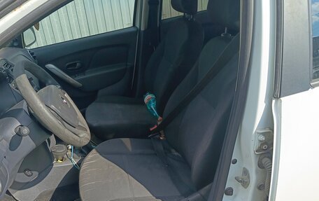 Renault Sandero II рестайлинг, 2016 год, 550 000 рублей, 15 фотография