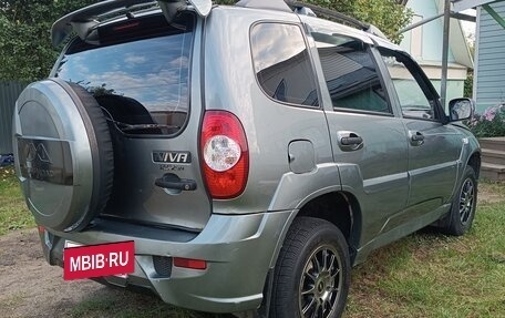 Chevrolet Niva I рестайлинг, 2012 год, 600 000 рублей, 3 фотография
