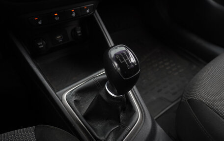 Hyundai Solaris II рестайлинг, 2019 год, 1 299 000 рублей, 16 фотография