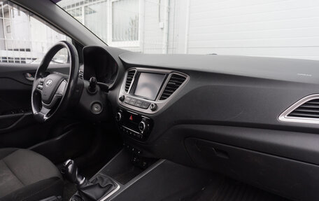 Hyundai Solaris II рестайлинг, 2019 год, 1 299 000 рублей, 19 фотография