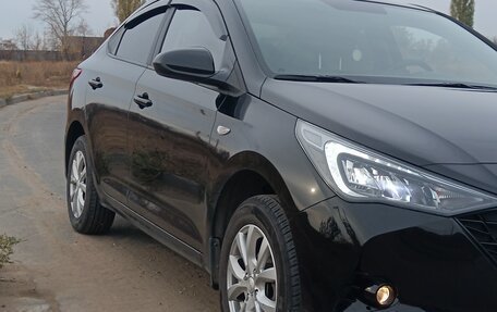 Hyundai Solaris II рестайлинг, 2022 год, 1 880 000 рублей, 3 фотография