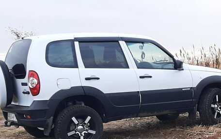 Chevrolet Niva I рестайлинг, 2018 год, 1 150 000 рублей, 3 фотография