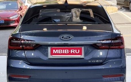 Ford Escort, 2021 год, 1 080 000 рублей, 6 фотография