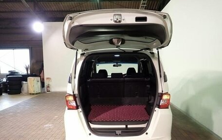 Honda Freed I, 2013 год, 835 000 рублей, 6 фотография