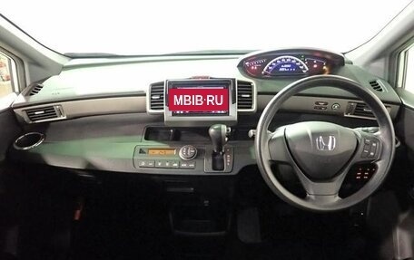 Honda Freed I, 2013 год, 835 000 рублей, 17 фотография