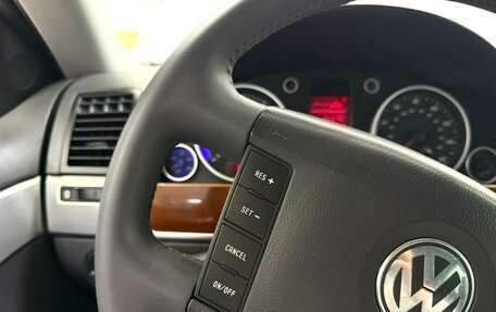 Volkswagen Touareg III, 2005 год, 1 026 000 рублей, 2 фотография