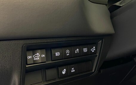 Toyota Tundra, 2022 год, 8 500 000 рублей, 12 фотография