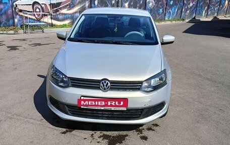 Volkswagen Polo VI (EU Market), 2014 год, 750 000 рублей, 2 фотография