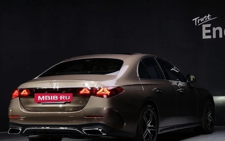 Mercedes-Benz E-Класс, 2025 год, 8 930 000 рублей, 3 фотография