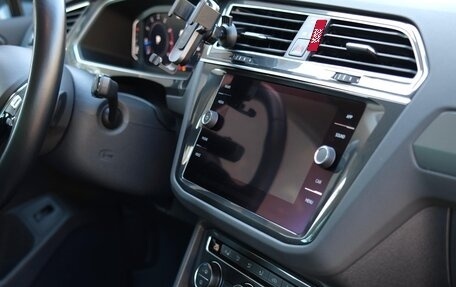 Volkswagen Tiguan II, 2020 год, 3 700 000 рублей, 3 фотография