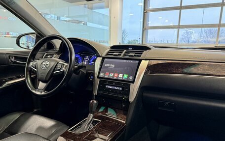 Toyota Camry, 2017 год, 2 525 000 рублей, 9 фотография