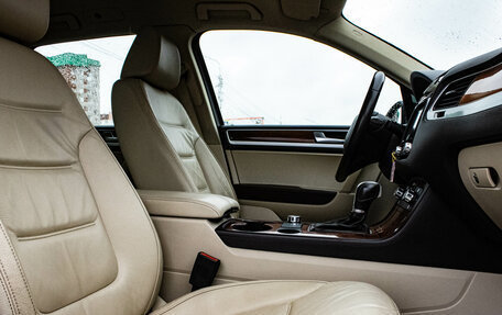 Volkswagen Touareg III, 2011 год, 1 619 000 рублей, 12 фотография